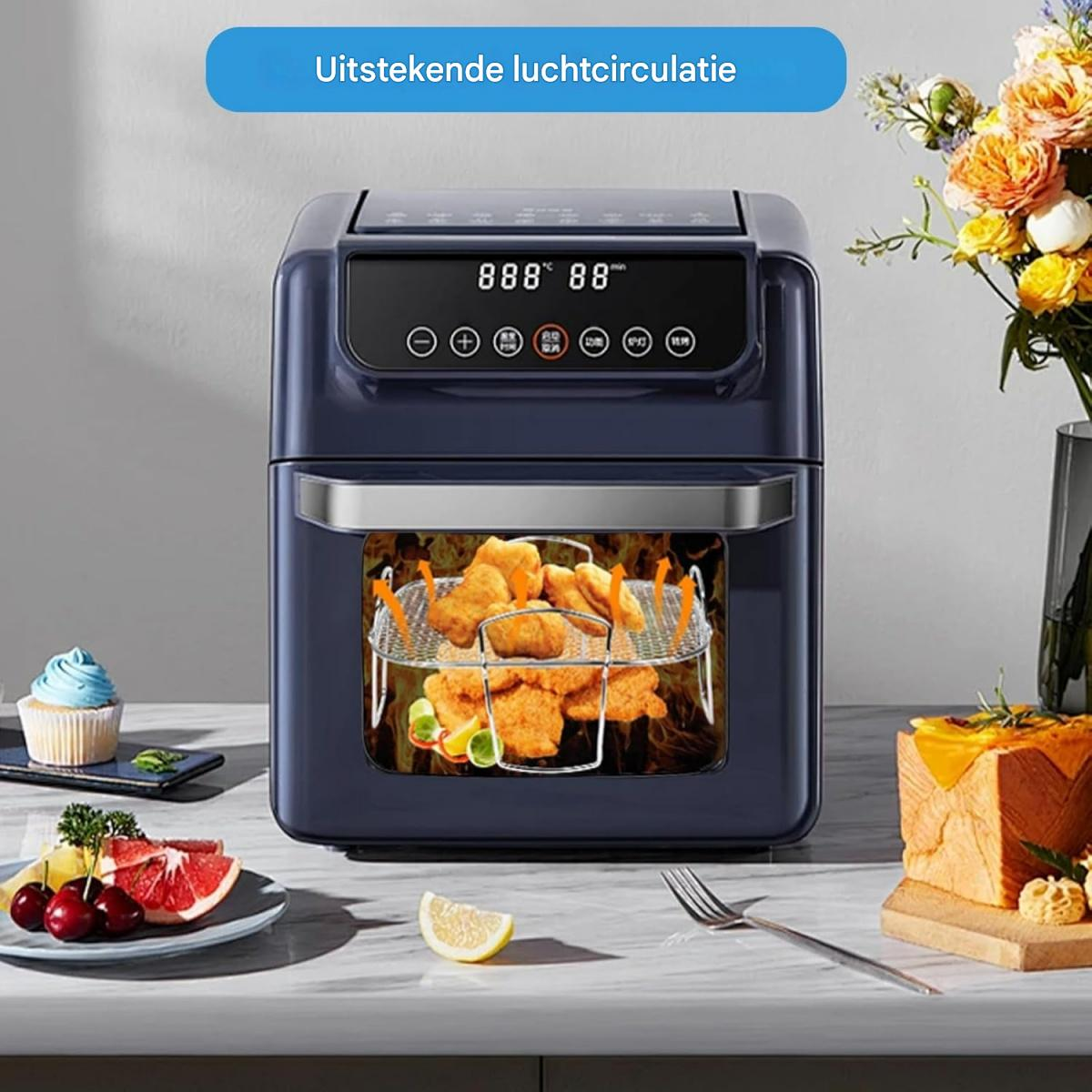 Dunkelblaue Heißluftfritteuse mit köstlichen Speisen, daneben Obst und Brot.
