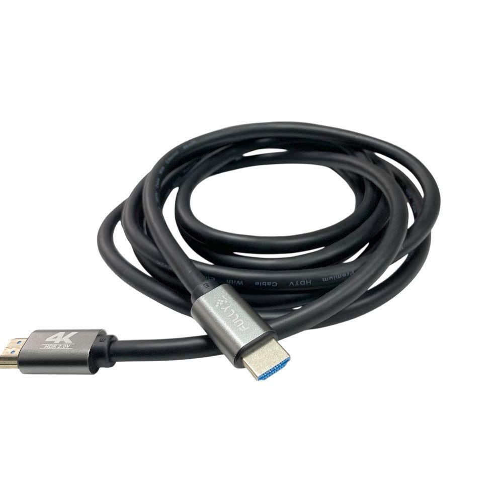 4K logolu ve gümüş konektörlü siyah HDMI kablosu, beyaz arka planda.