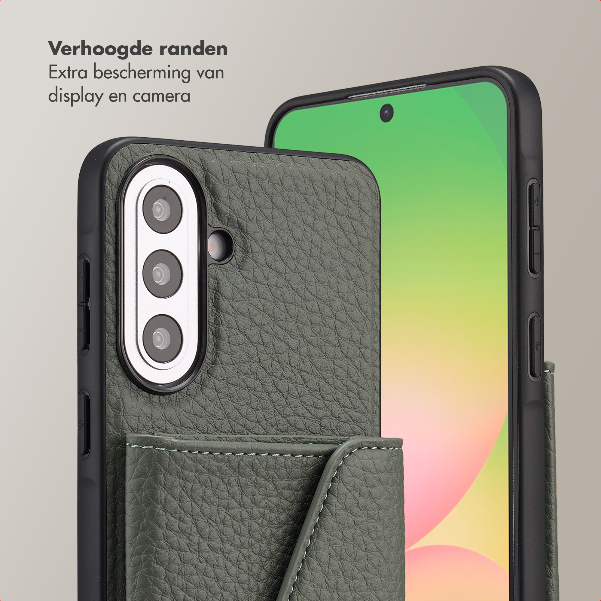 Coque de téléphone vert foncé avec triple appareil photo et porte-carte.