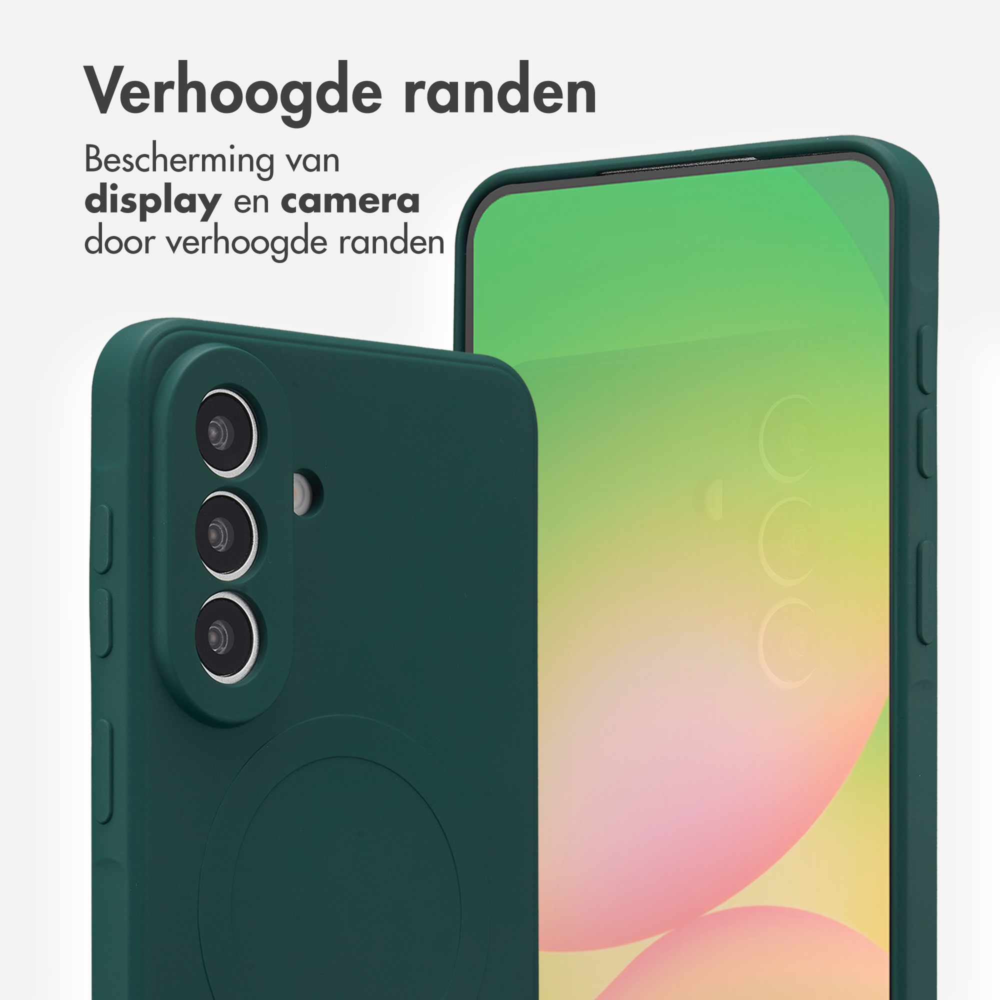 Donkergroene telefoonhoes met drie cameralenzen en verhoogde rand.
