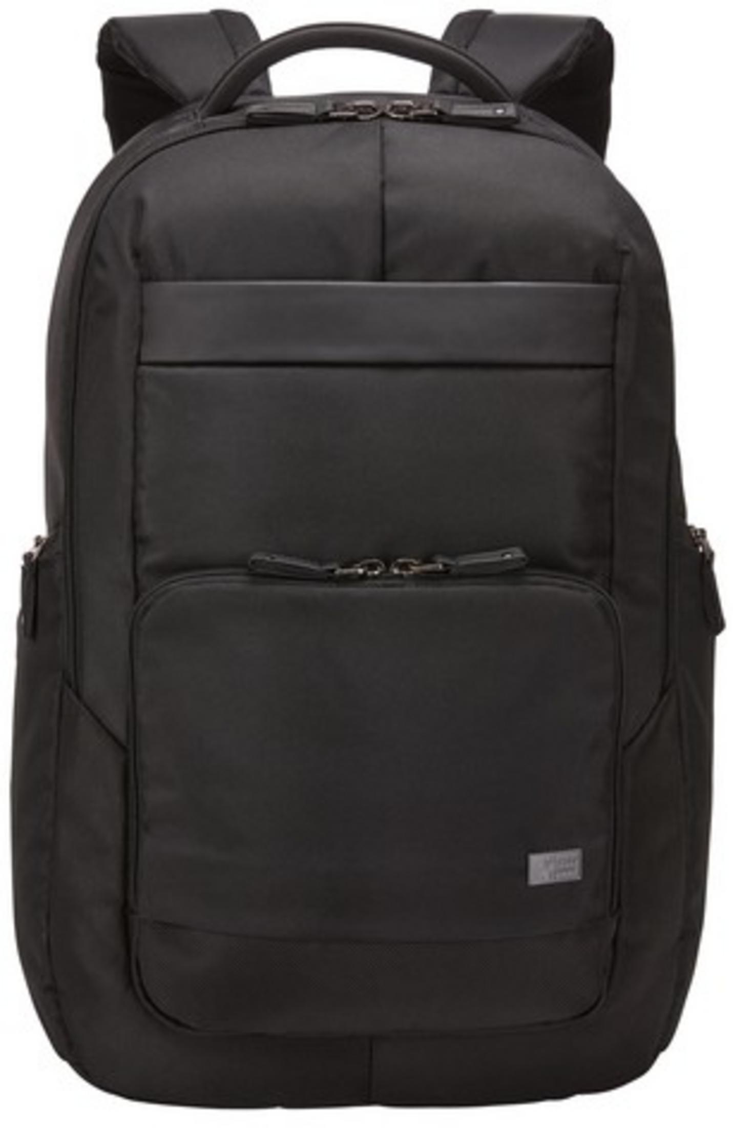 Ein schwarzer Rucksack mit mehreren Fächern und Reißverschlüssen.