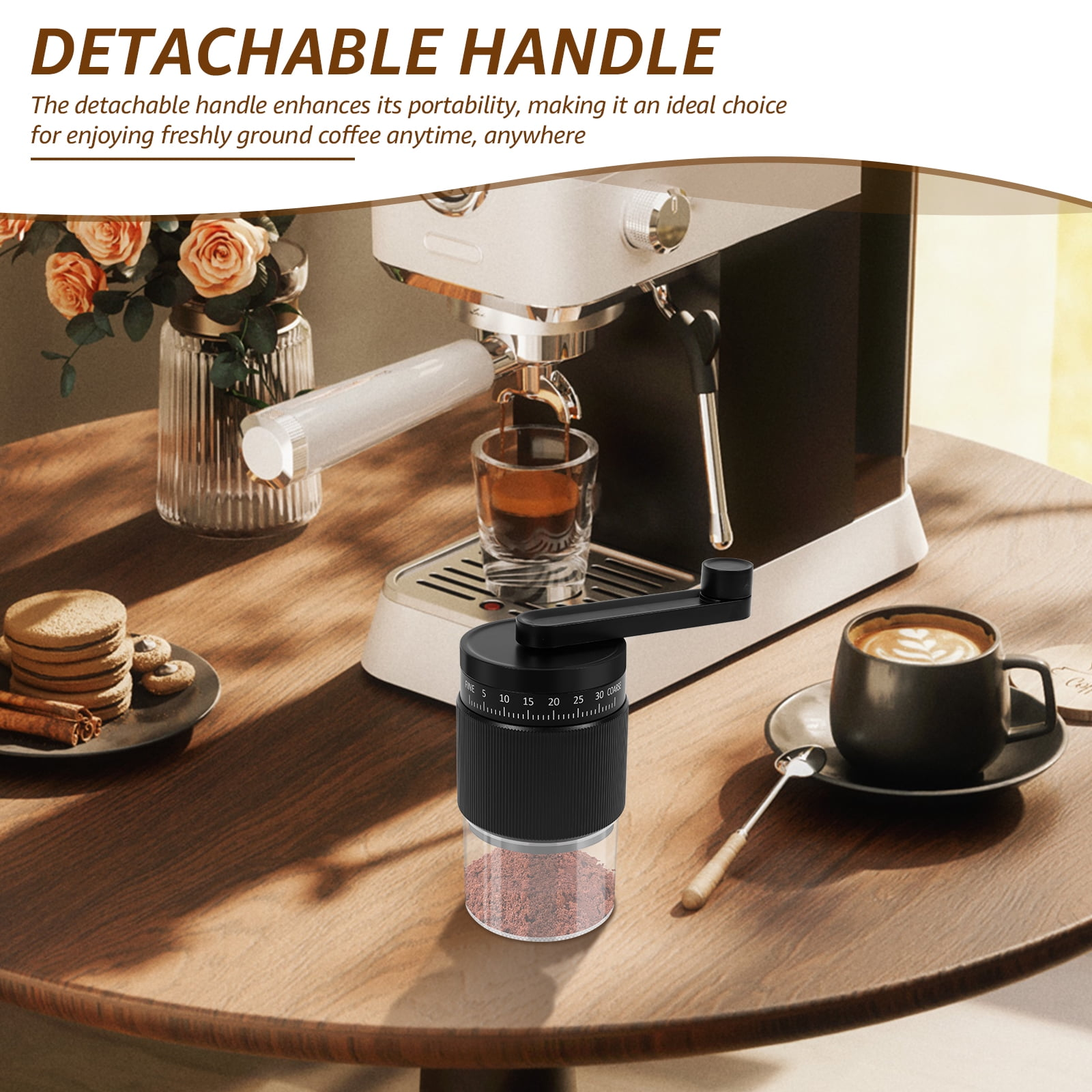 Kaffeemühle neben Espressomaschine mit Keksen und Kaffeebecher.