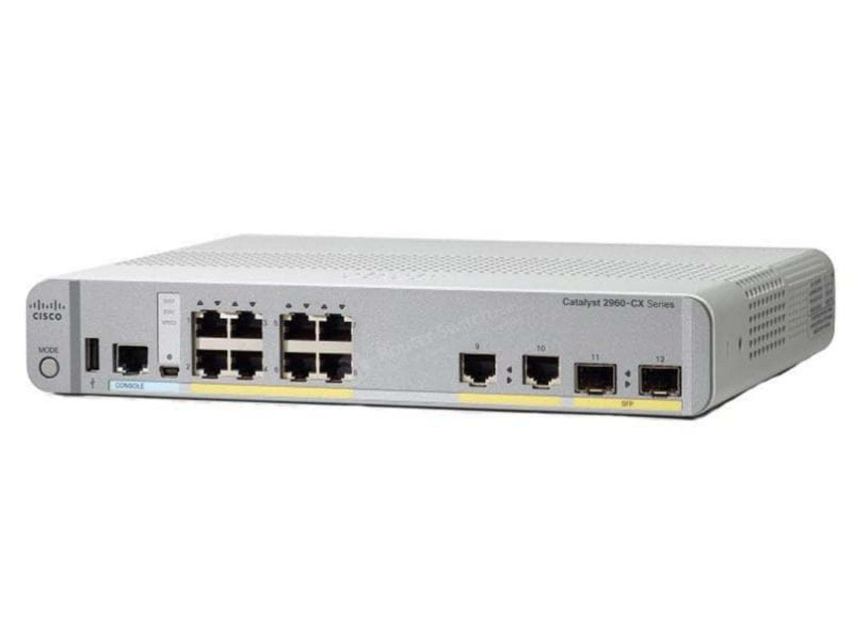 Uno switch Cisco Catalyst 2960-CX Series argentato con più porte.