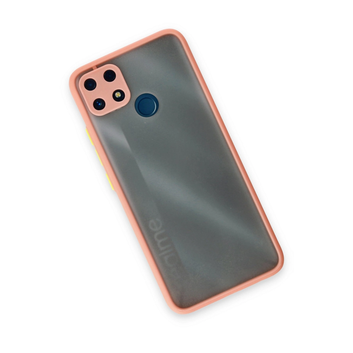 Pembe kılıflı, dört kameralı ve parmak izi sensörlü akıllı telefon.