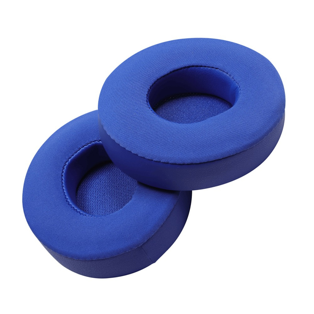 Due cuscinetti blu sono uno accanto all'altro su sfondo bianco.