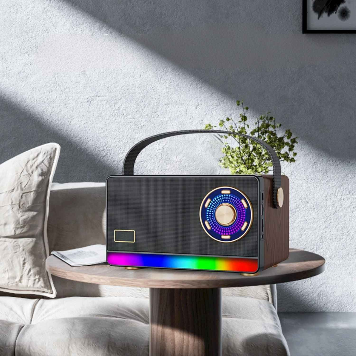Ein tragbarer Lautsprecher mit Holzmaserung an den Seiten steht auf einem Tisch und verfügt über bunte LED-Lichter.