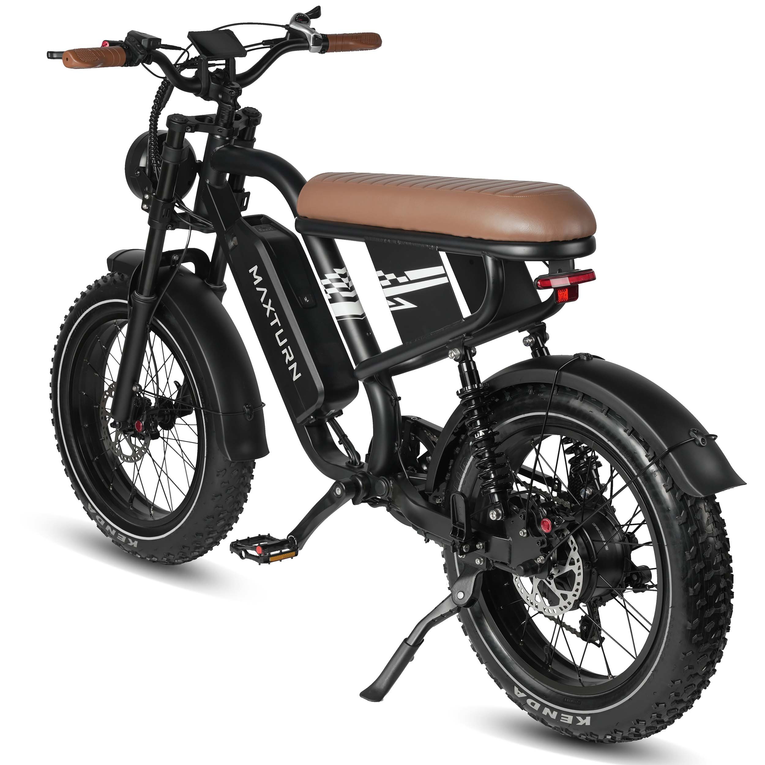 Schwarzes E-Bike mit braunem Sattel, dicken Reifen und gefederter Hinterradaufhängung.
