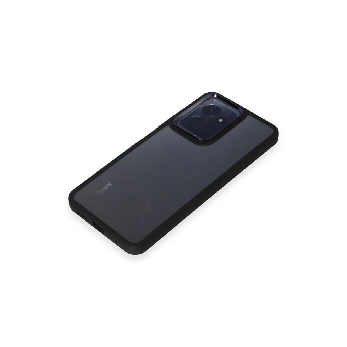 Arkada üç kamerası olan siyah bir akıllı telefon, beyaz zeminde.