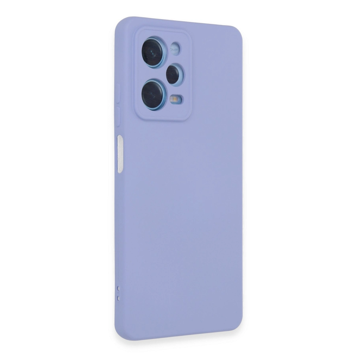 Lavanta rengi telefon kılıfı, kamera kesimiyle, beyaz arka plan üzerinde.