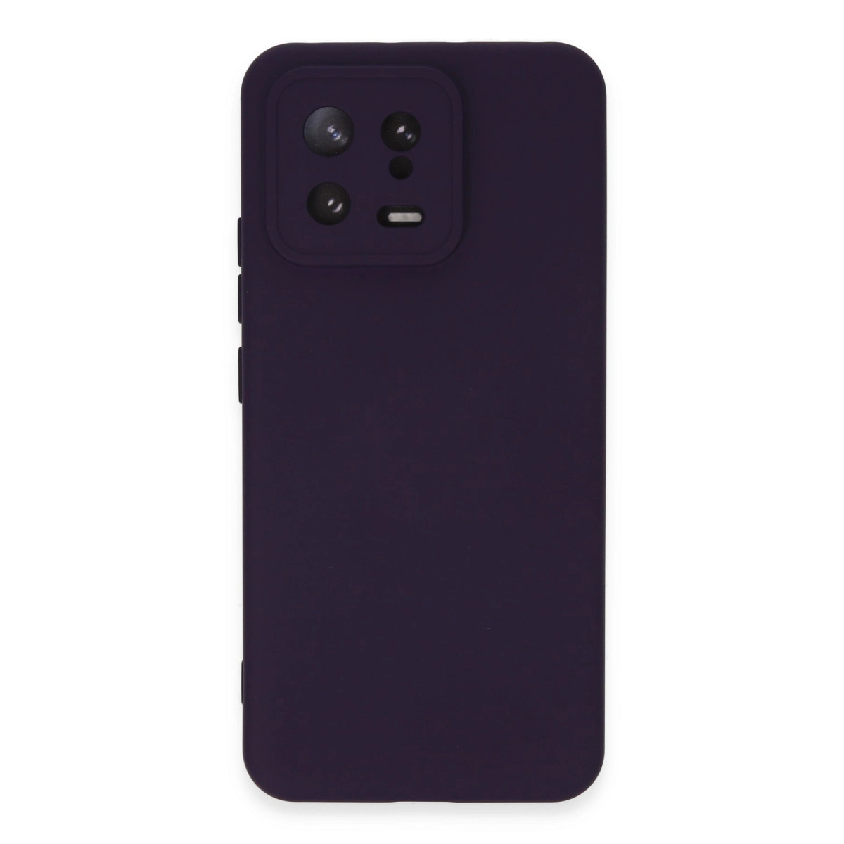 Üç kamera lensli ve flaşlı koyu mor telefon kılıfı.