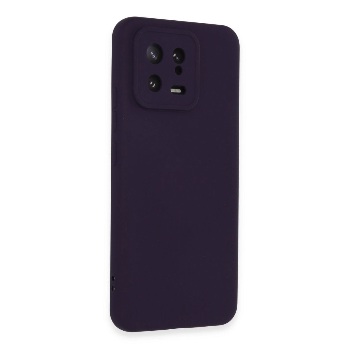 Arkada dikdörtgen kamera modülü olan koyu mor telefon kılıfı.