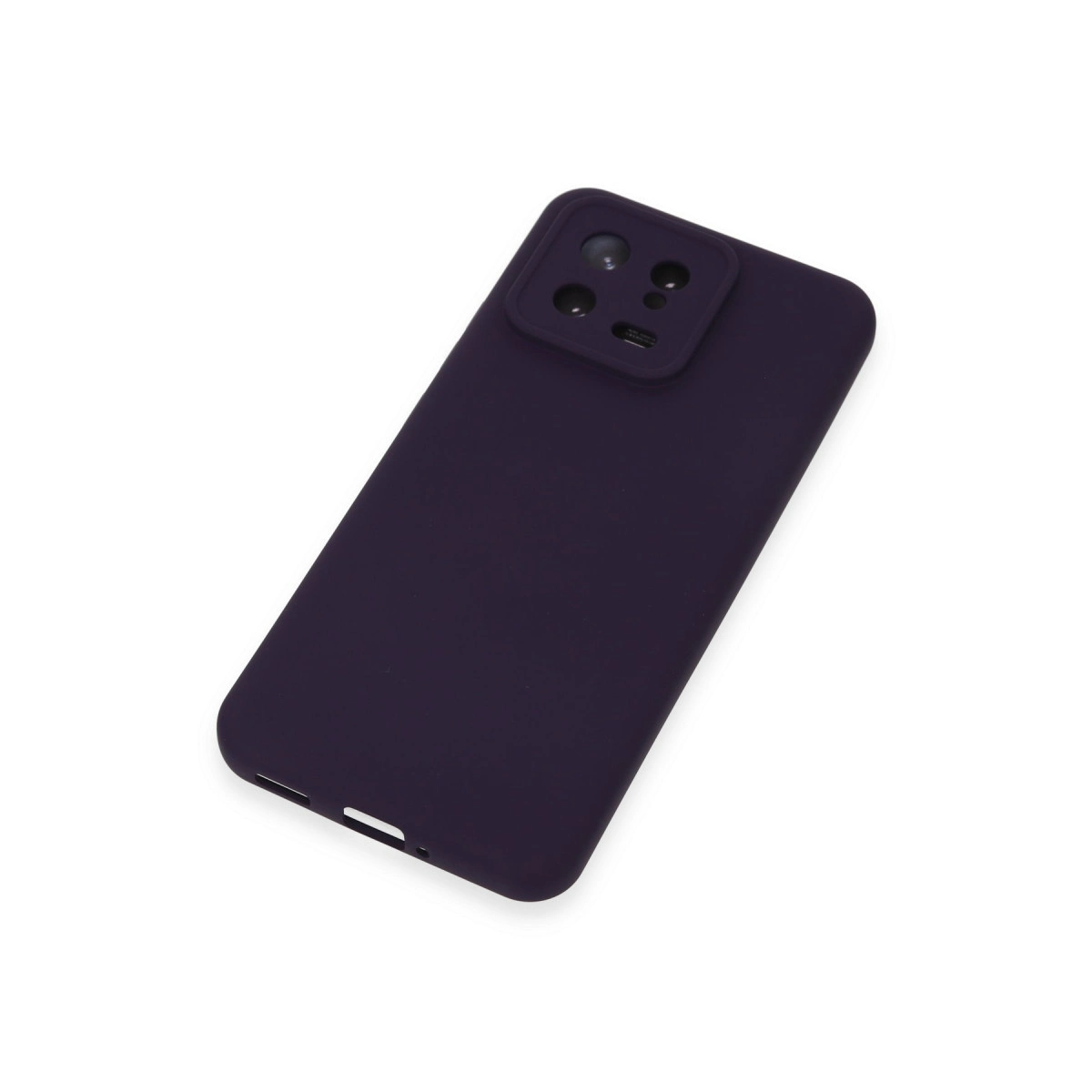 Dikdörtgen kamera modüllü ve kesikli koyu mor telefon kılıfı.
