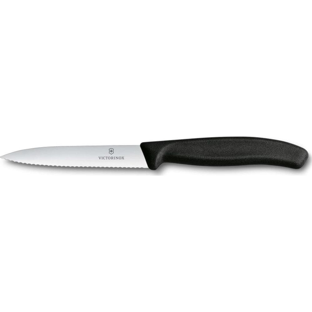 Siyah saplı, tırtıklı bıçaklı bir Victorinox bıçağı.