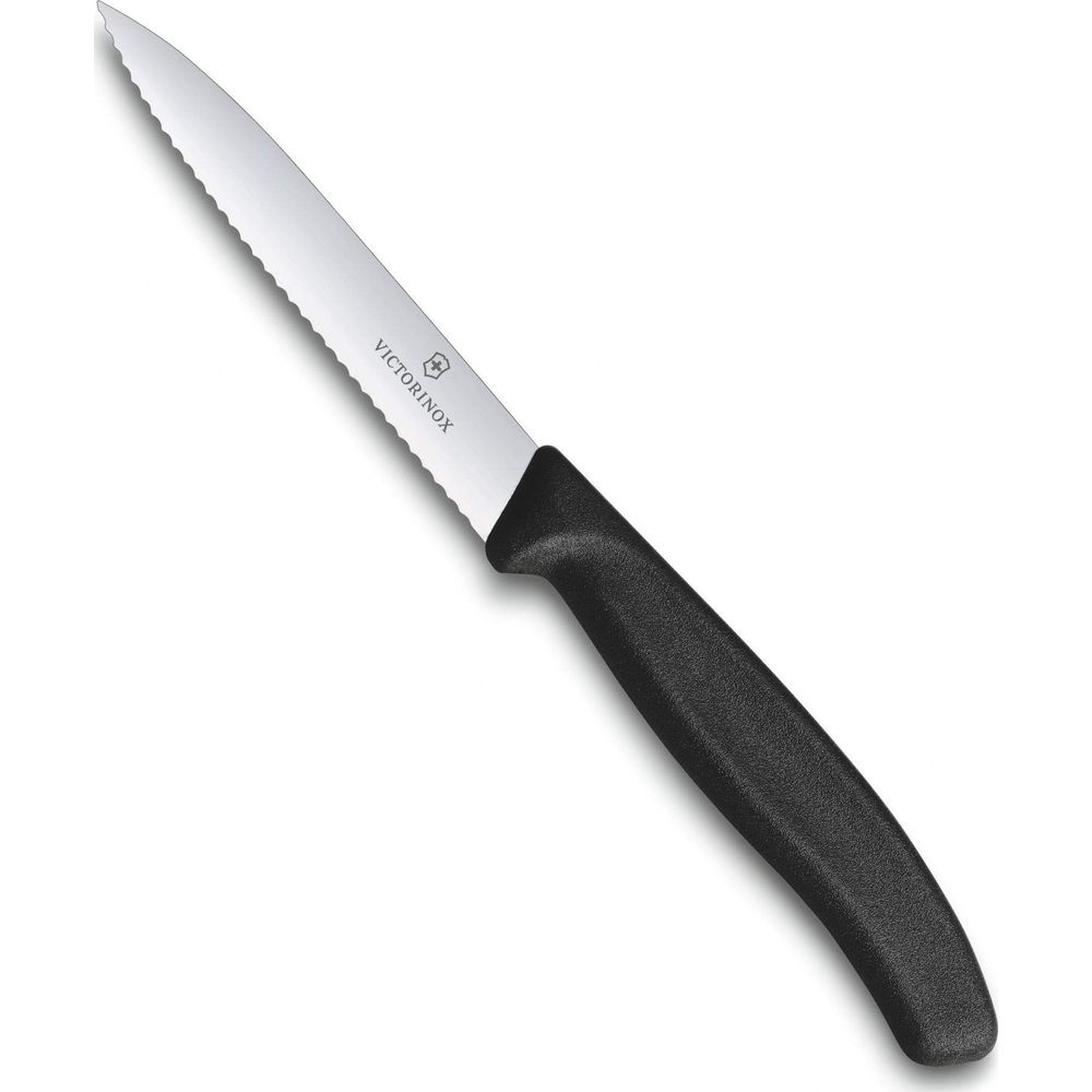 Siyah saplı ve tırtıklı bıçaklı bir Victorinox bıçağı.