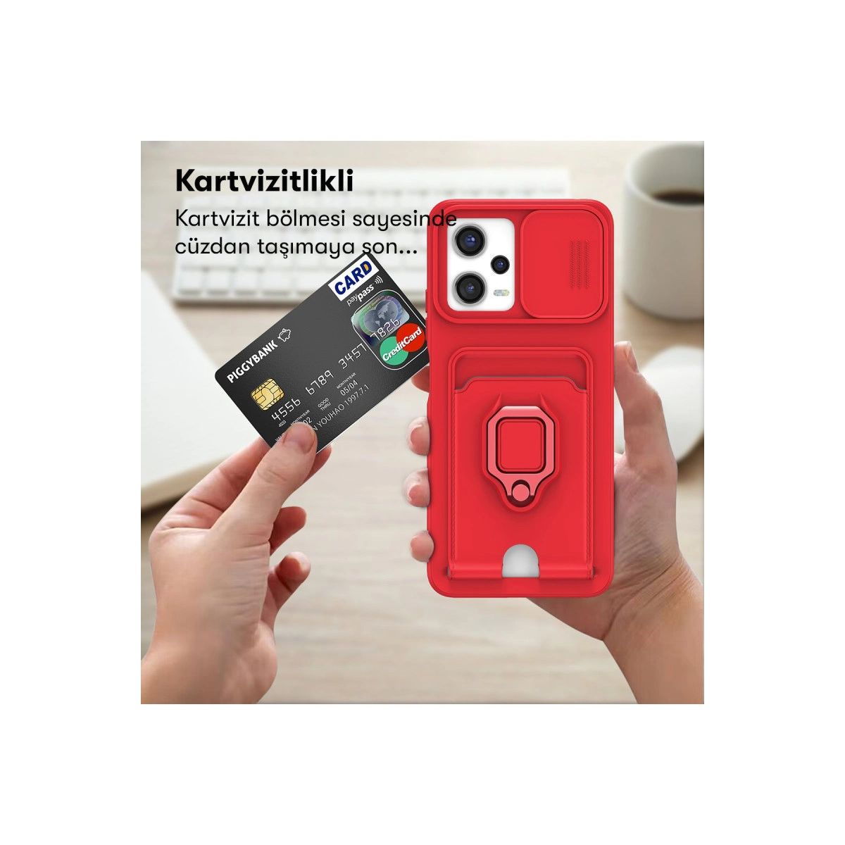 Kredi kartı görünen kırmızı telefon kılıfı, ellerde tutuluyor.