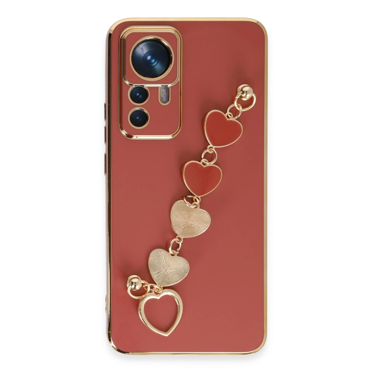 Kalp şeklinde charm bileklikli ve kamera modüllü kırmızı telefon kılıfı.