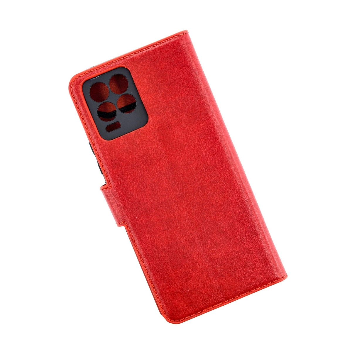 Beyaz arka plan üzerinde kamera kesimli kırmızı deri telefon kılıfı.