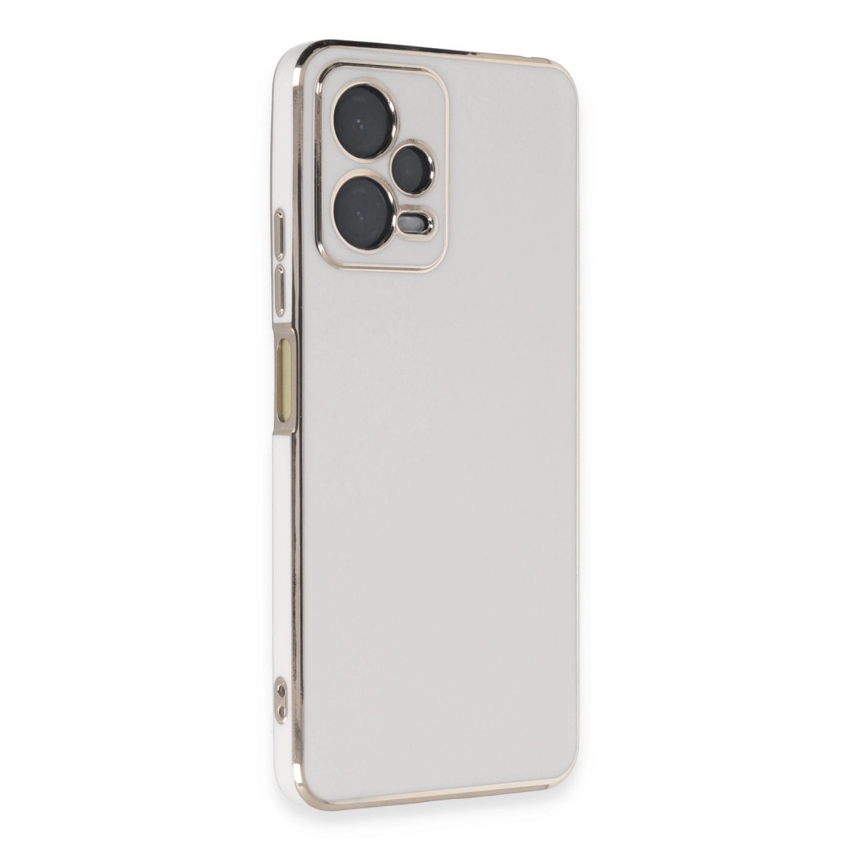 Gümüş çerçeveli ve üç kamera modüllü gümüş telefon kılıfı.