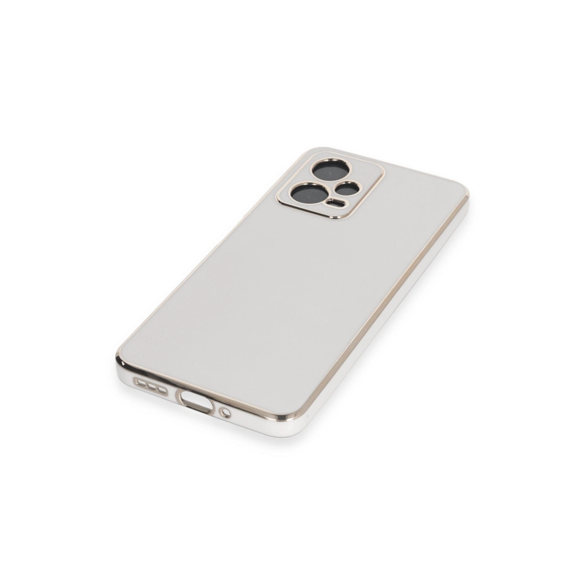 Parlak kenarlı ve kamera modüllü gümüş renkli telefon kılıfı.