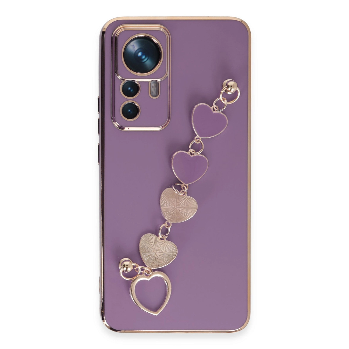 Altın kenarlı mor telefon kılıfı ve kalp figürlü charm zinciri.