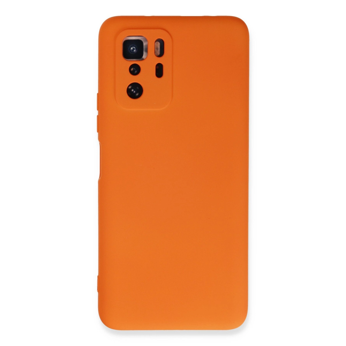 Dört lensli kamera adasına sahip turuncu telefon kılıfı.