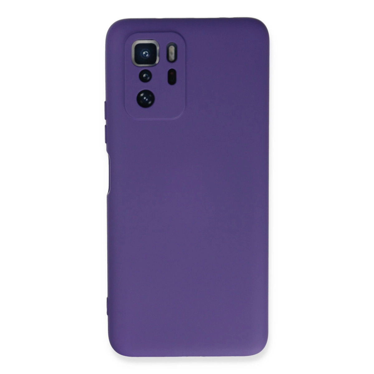 Kamera kesimli mor telefon kılıfı, beyaz arka plan üzerinde.
