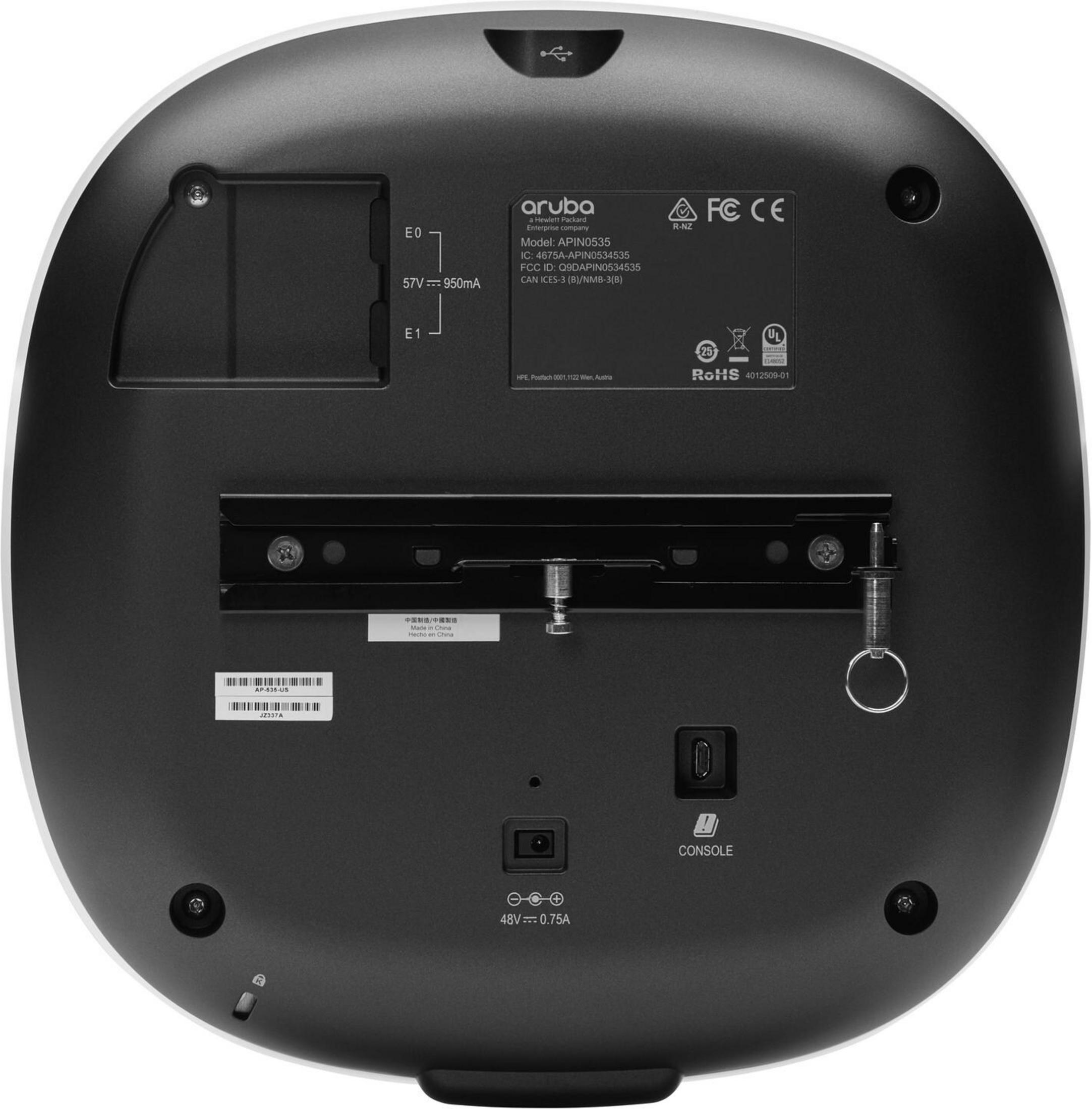 Retro di un dispositivo Aruba AP con porte, modello APIN0535 ed etichette.