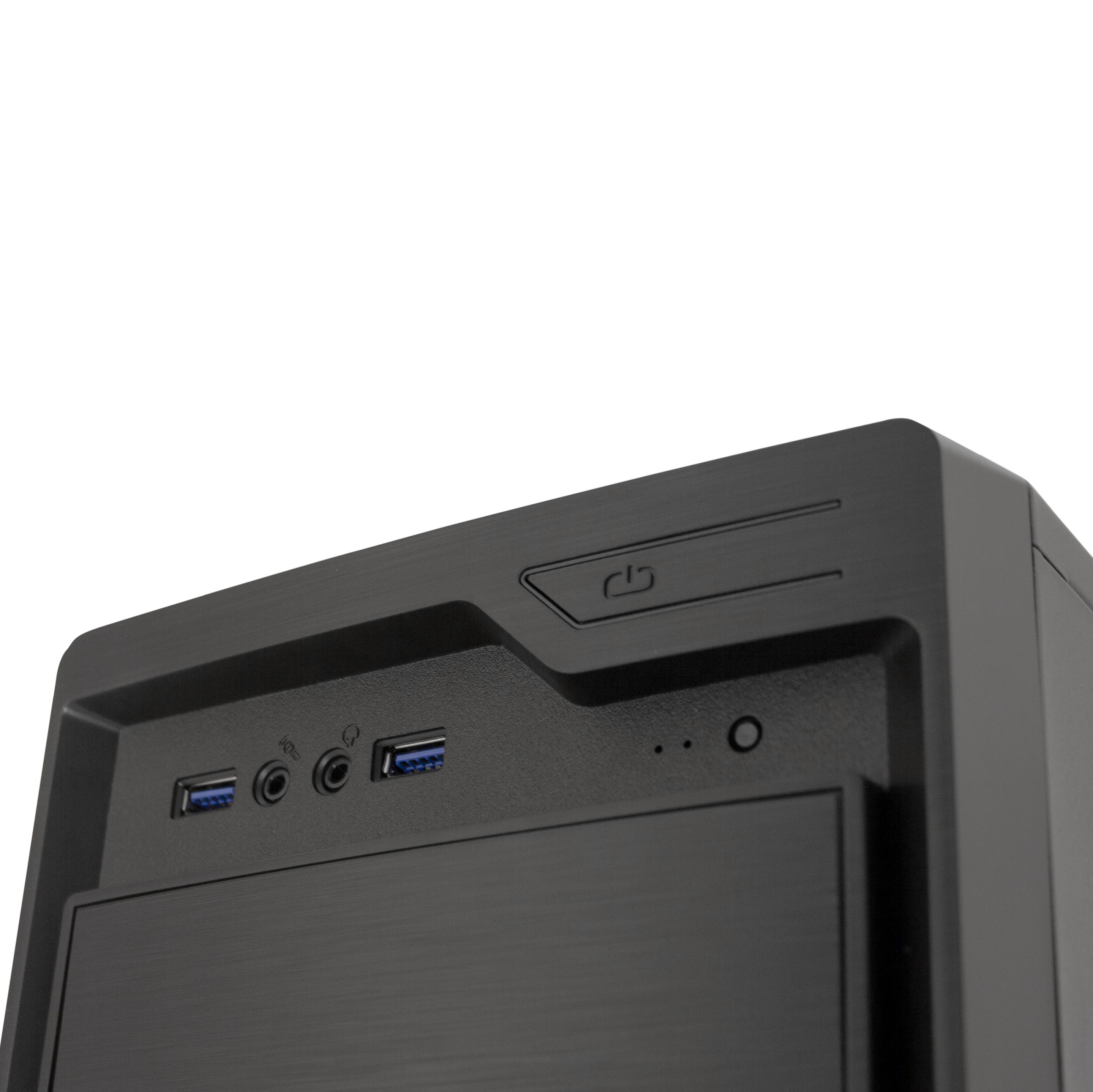 Primer plano de una caja de PC negra con puertos USB y tomas de audio.
