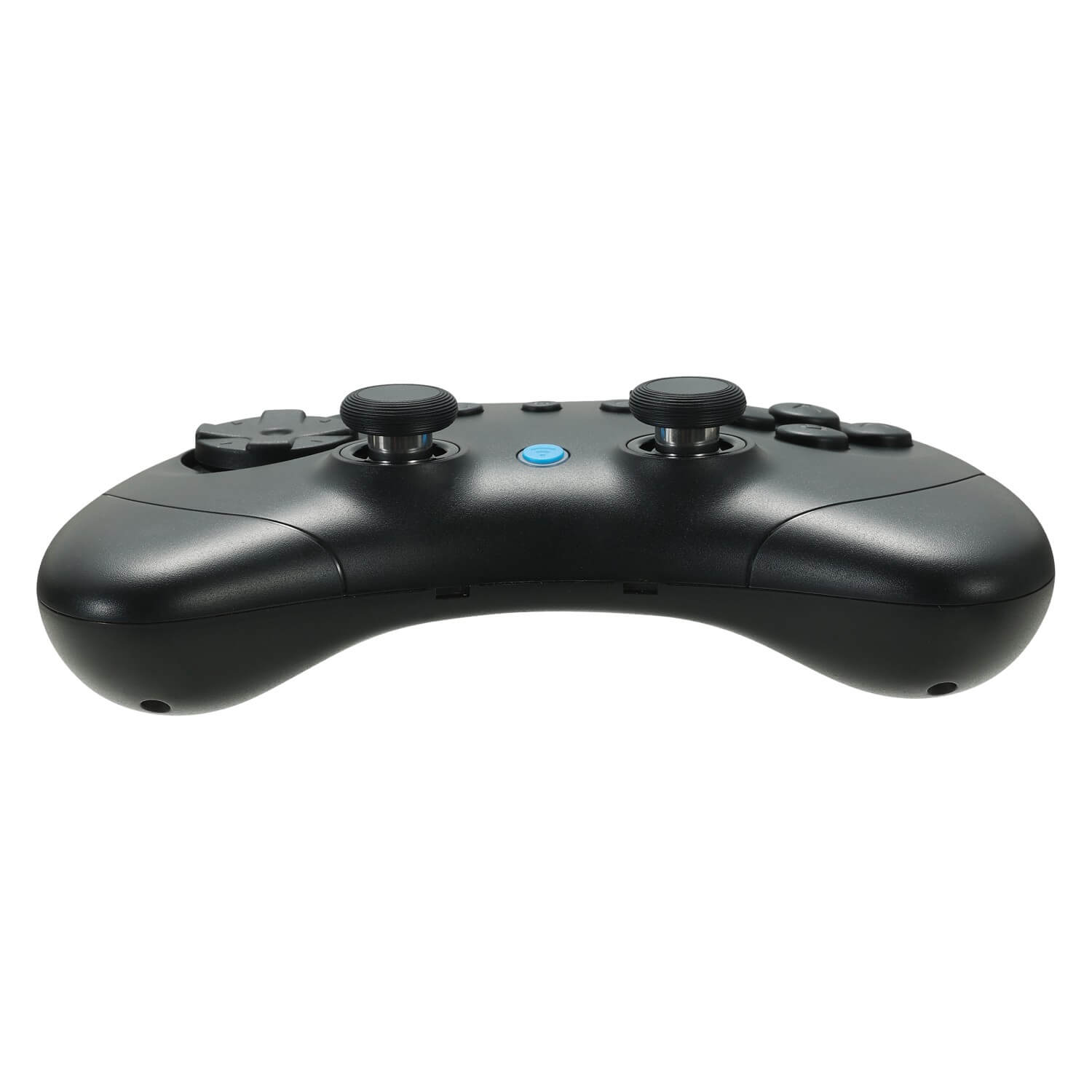 Mando de juegos negro con dos joysticks y un botón azul.