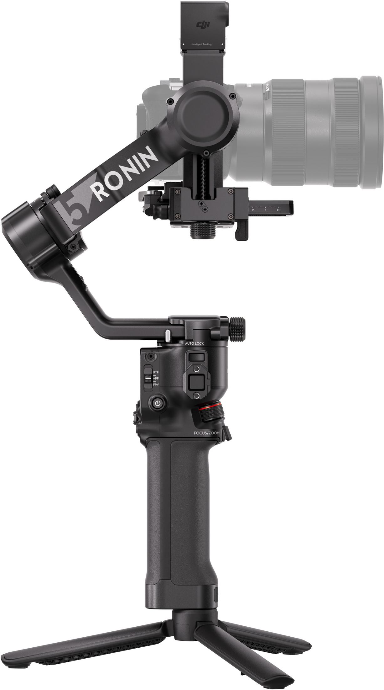 Un gimbal DJI Ronin 5 nero con fotocamera e treppiede.