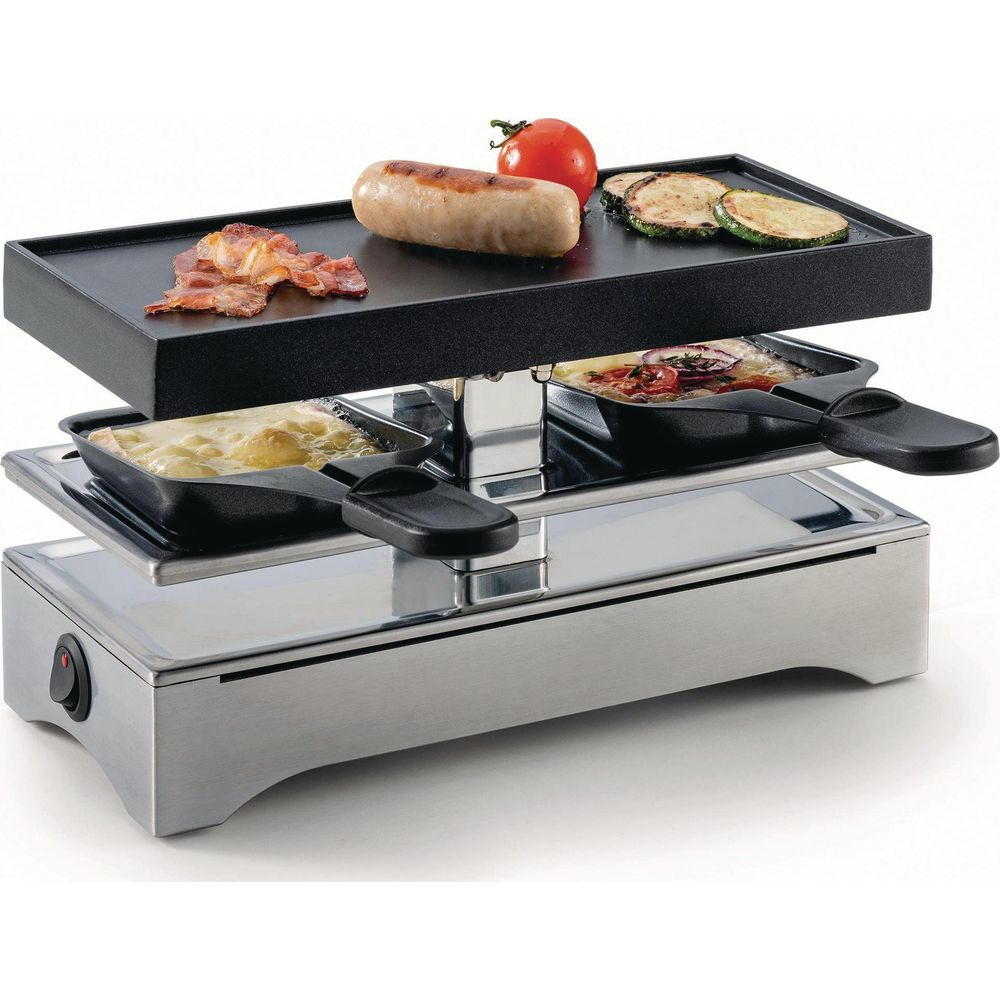 Grill da raclette con salsiccia, pancetta, zucchine e pomodoro.