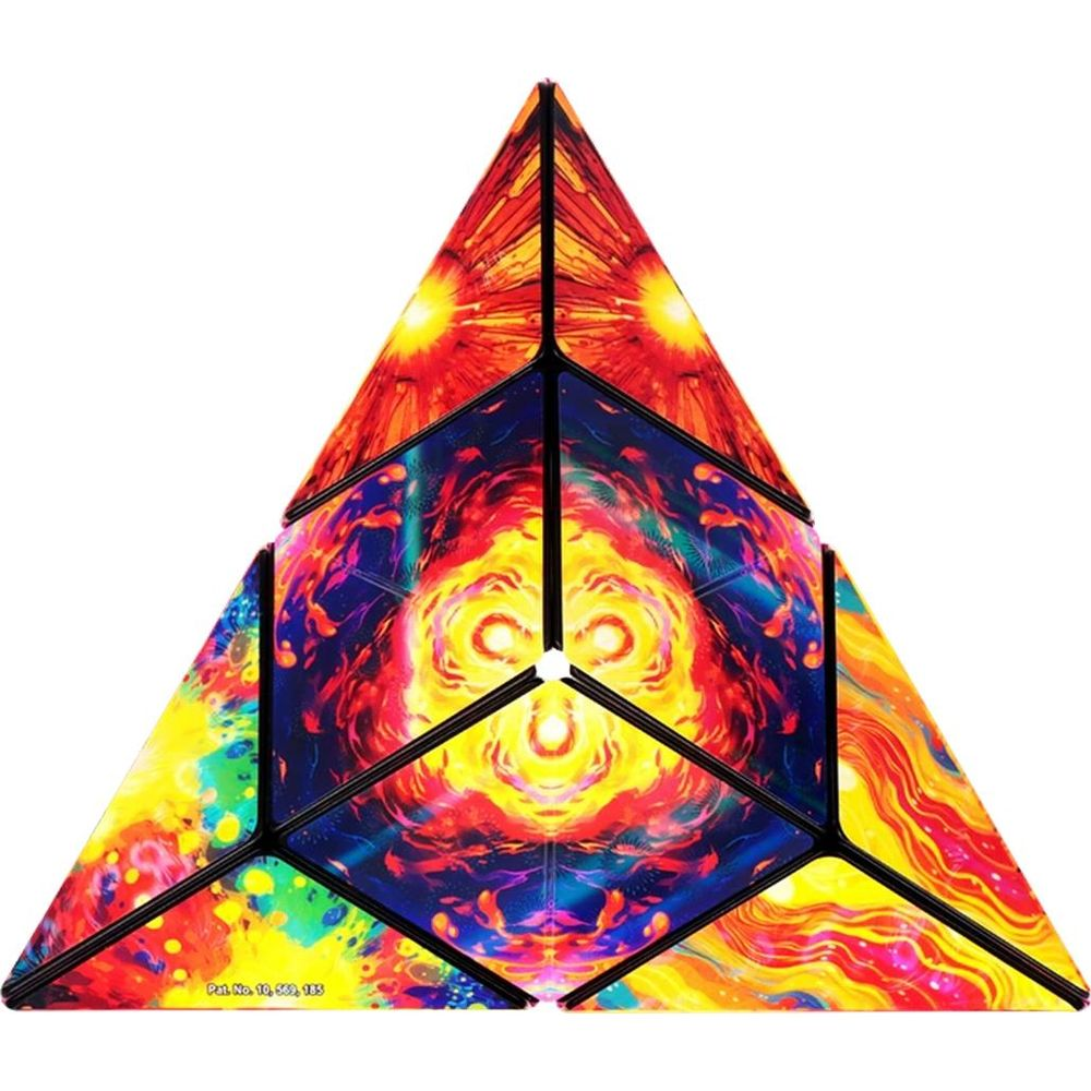 Un puzzle triangolare con disegni caleidoscopici e infuocati su tutte le facce.