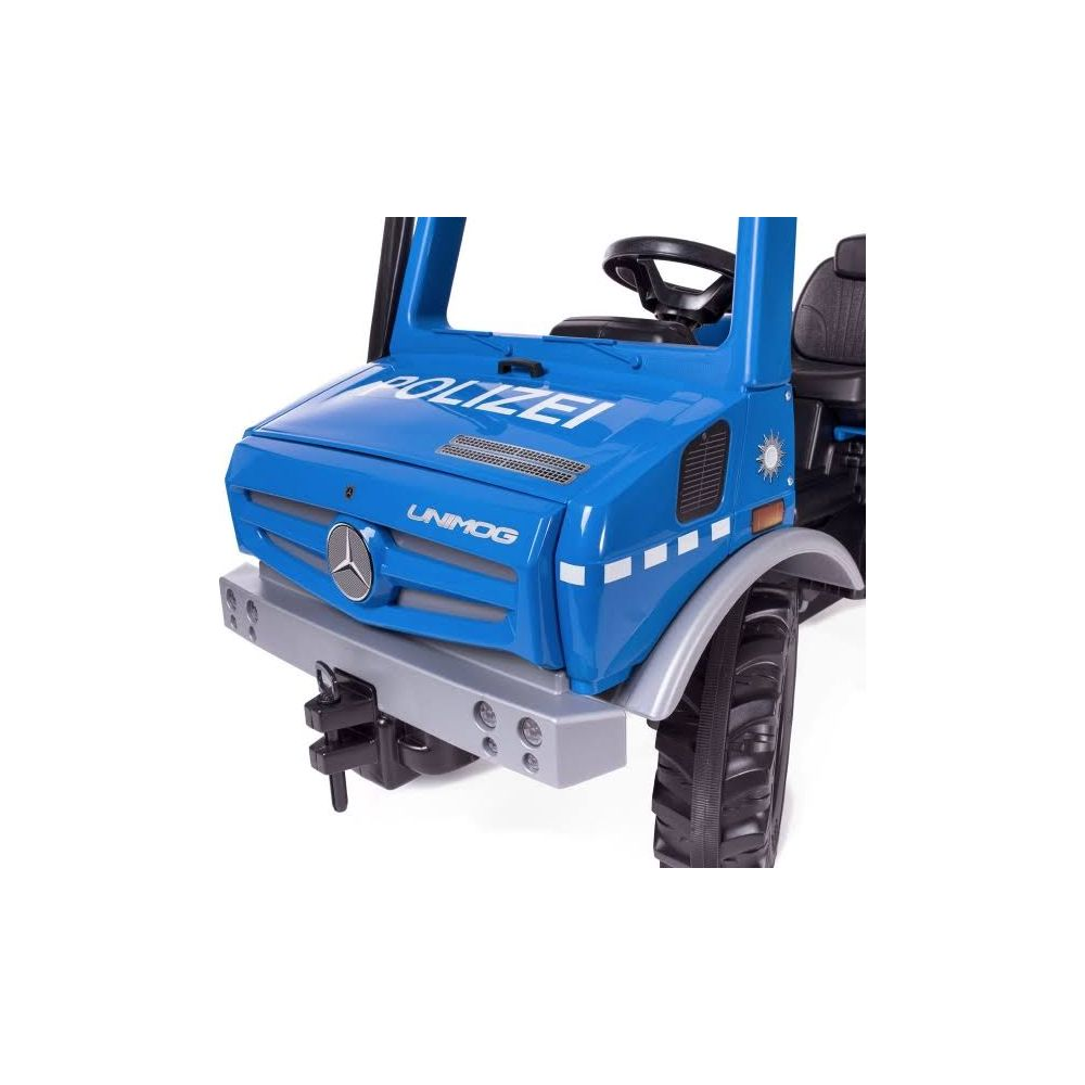 Blauer Spielzeug-Unimog mit 