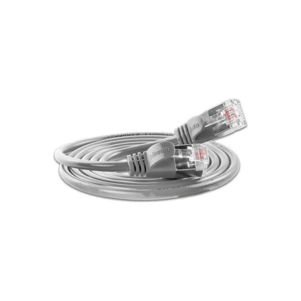 Un câble réseau gris enroulé avec deux connecteurs RJ45.