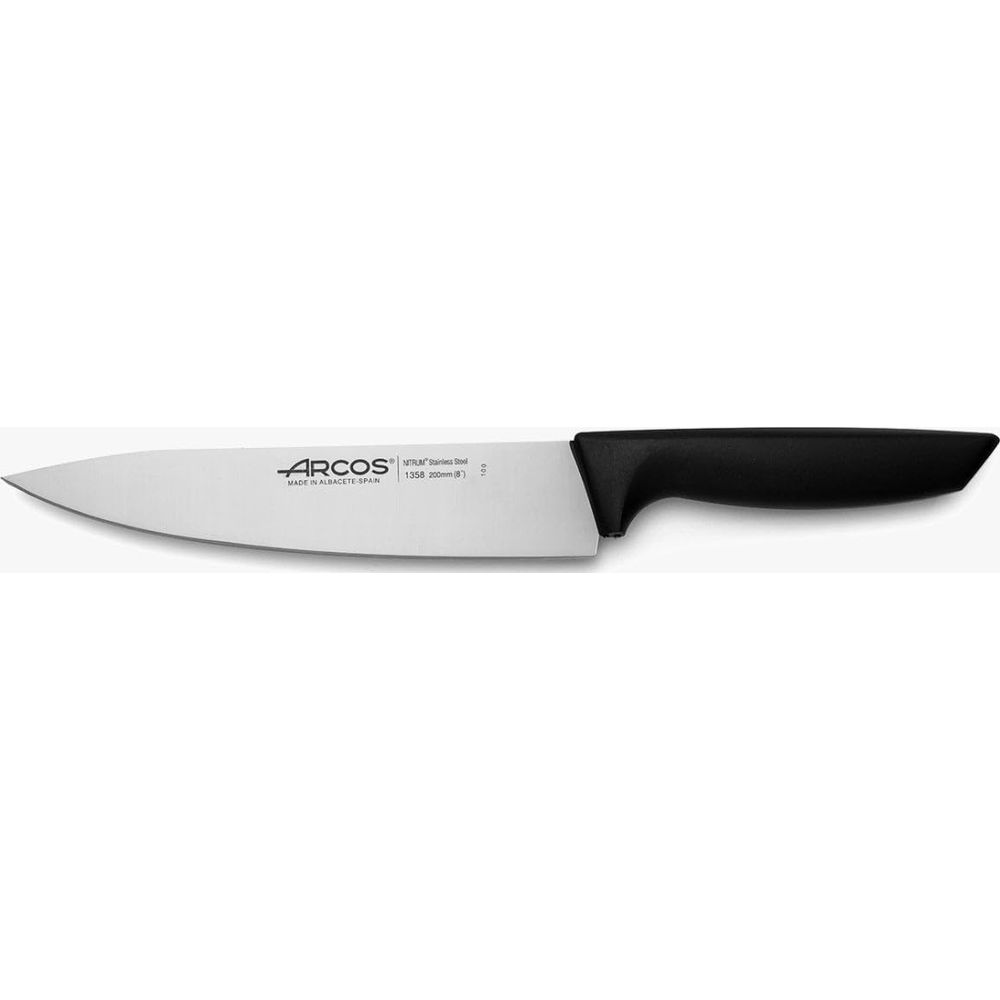Ein Arcos Kochmesser mit schwarzem Griff und silberner Klinge.