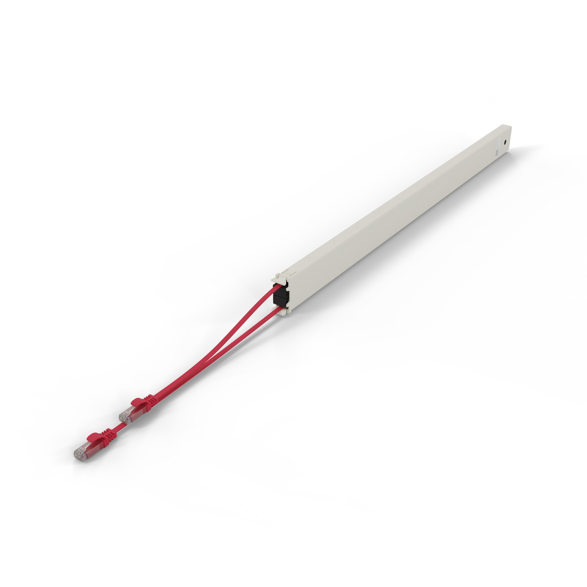 Un système de gestion de câbles blanc avec deux câbles Ethernet rouges.