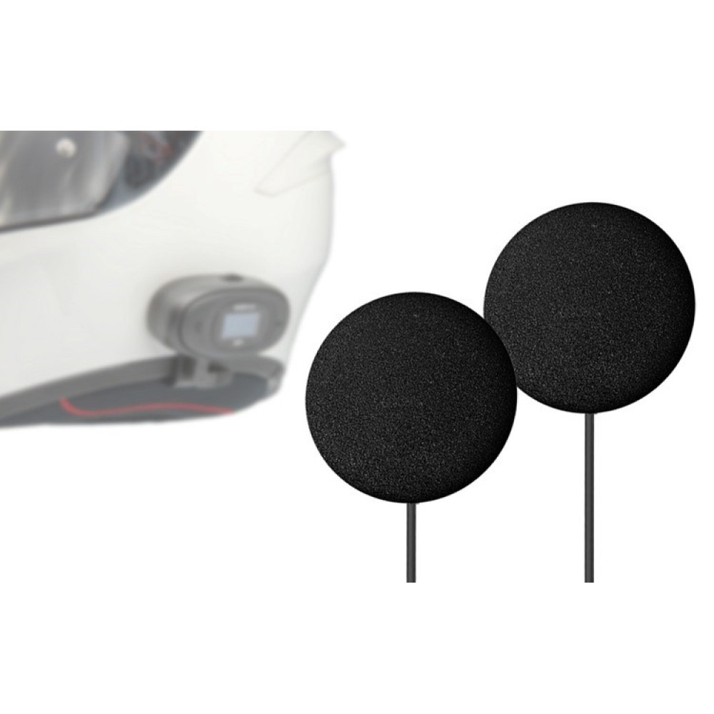 Biały kask z czarnym urządzeniem na klips i dwoma okrągłymi czarnymi mikrofonami.