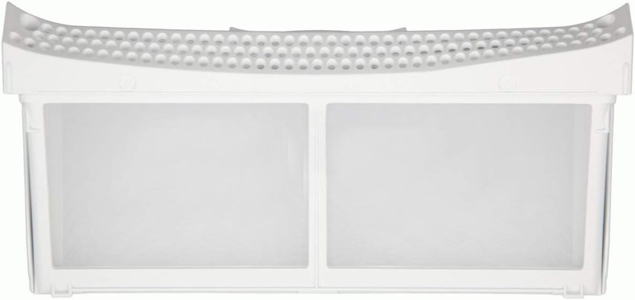 Un filtro de pelusa blanco con borde superior perforado.