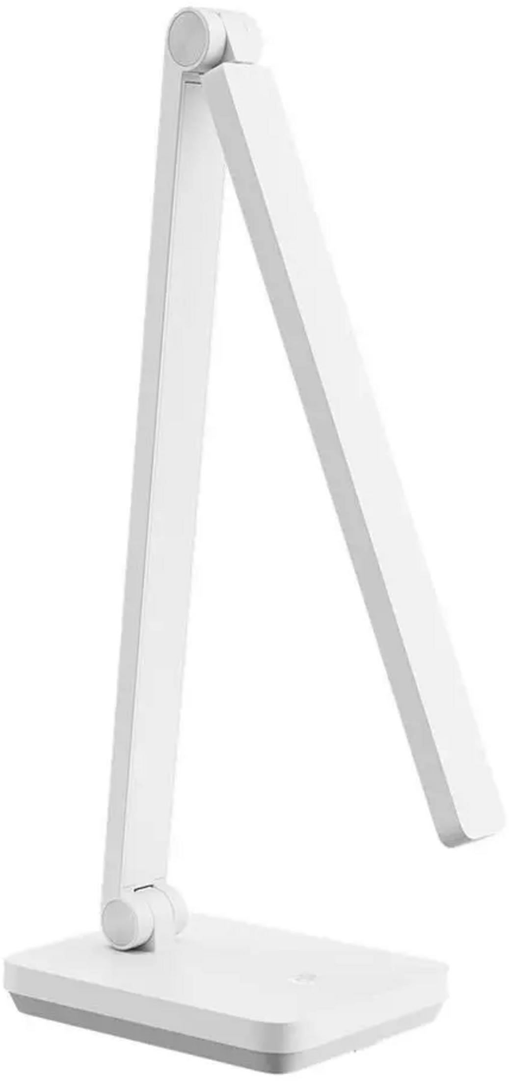Eine weiße Schreibtischlampe mit einem Gelenkarm auf einem rechteckigen Sockel.