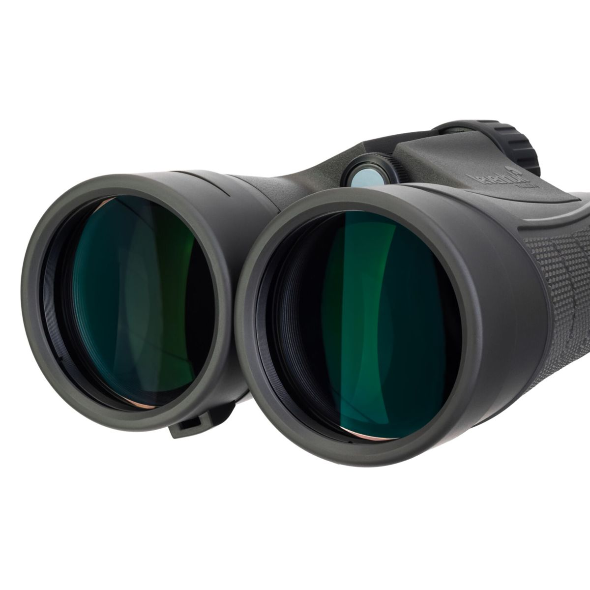 Dunkelgraue Fernglas mit grünen Linsen und weißem Hintergrund.