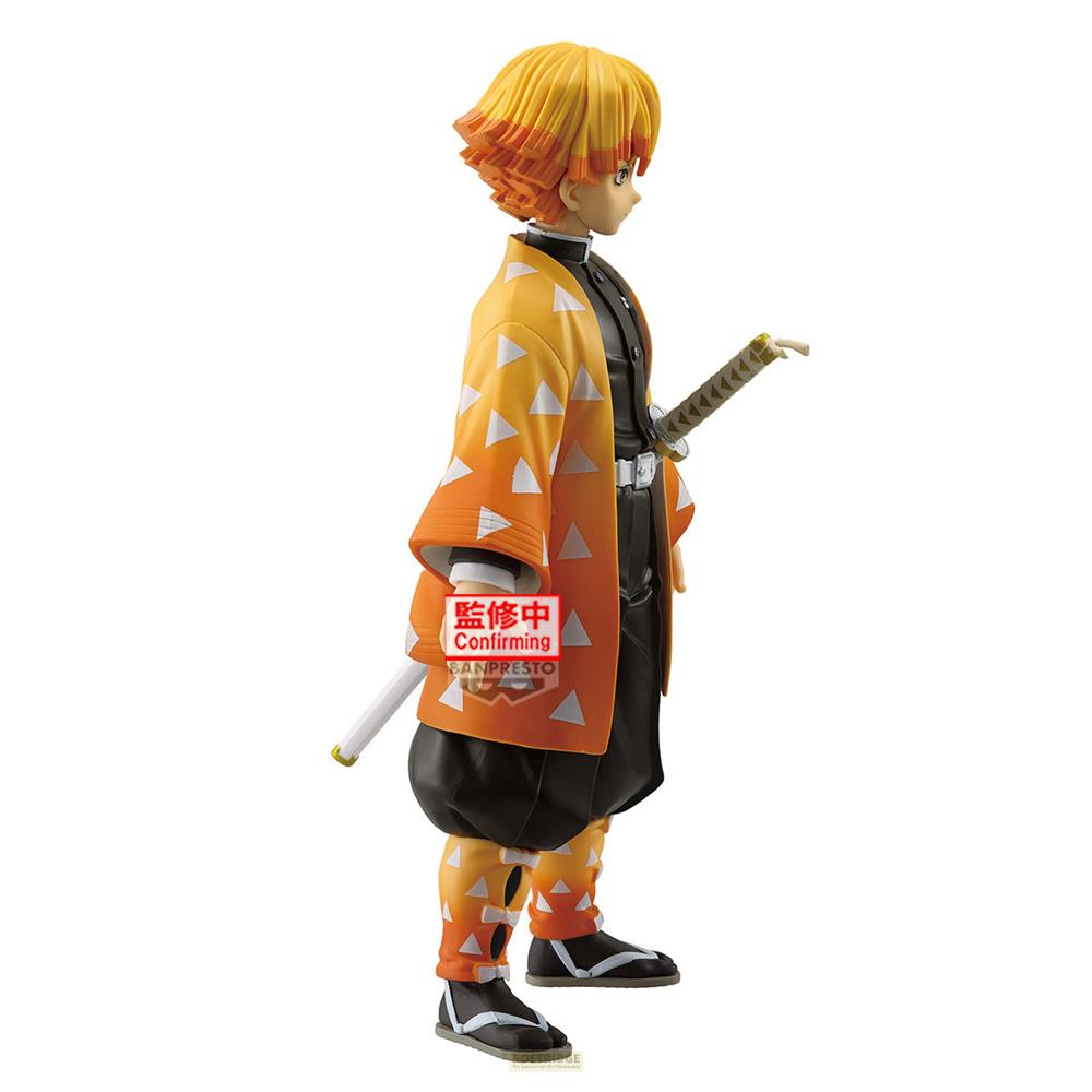 Un personaje de anime con pelo amarillo, viste un kimono naranja con triángulos blancos.
