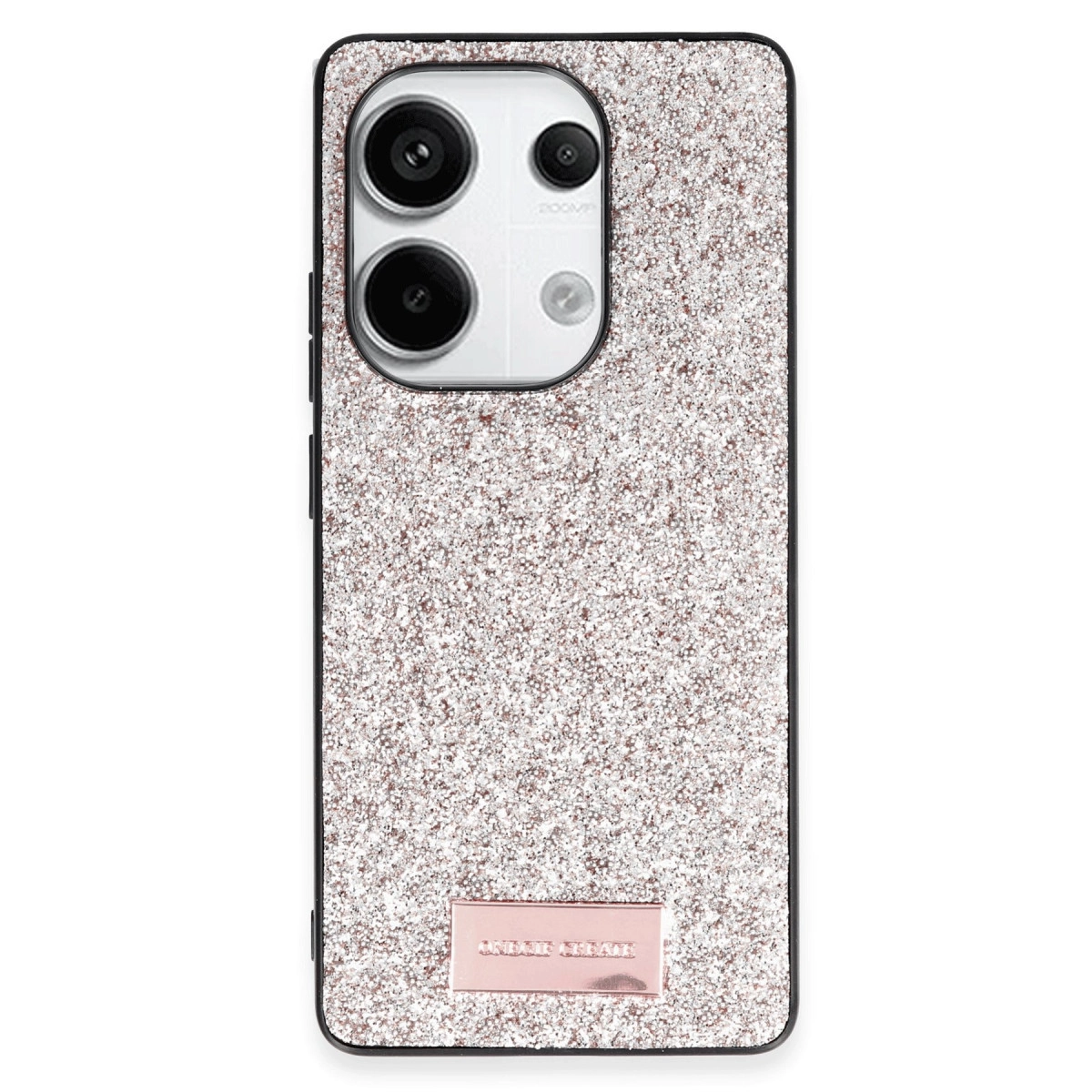 Kamera lens dizilimi ve logo plakalı parıltılı telefon kılıfı.