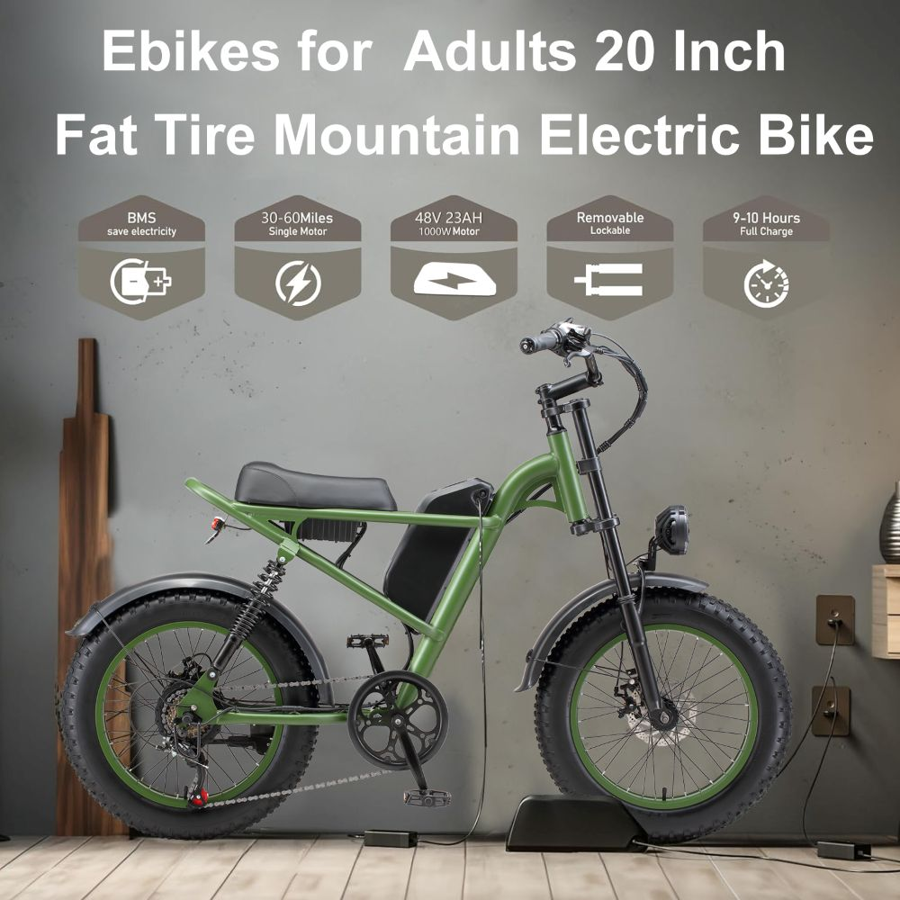 Bicicletta elettrica da montagna verde con pneumatici grassi in carica. Caratteristiche elencate.