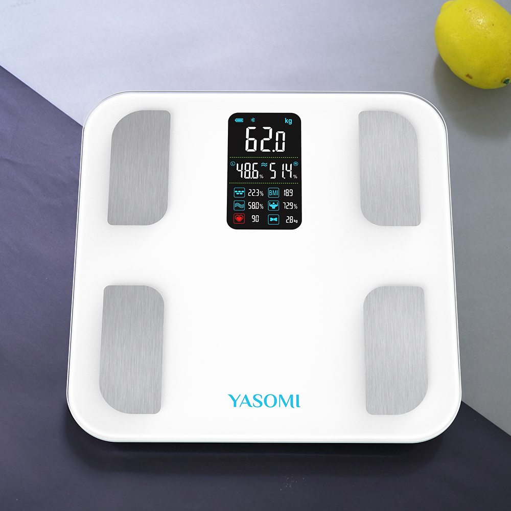 Beyaz Yasomi vücut yağ tartısı 62,0 kg, %48,6 ve %51,4 gösteriyor.