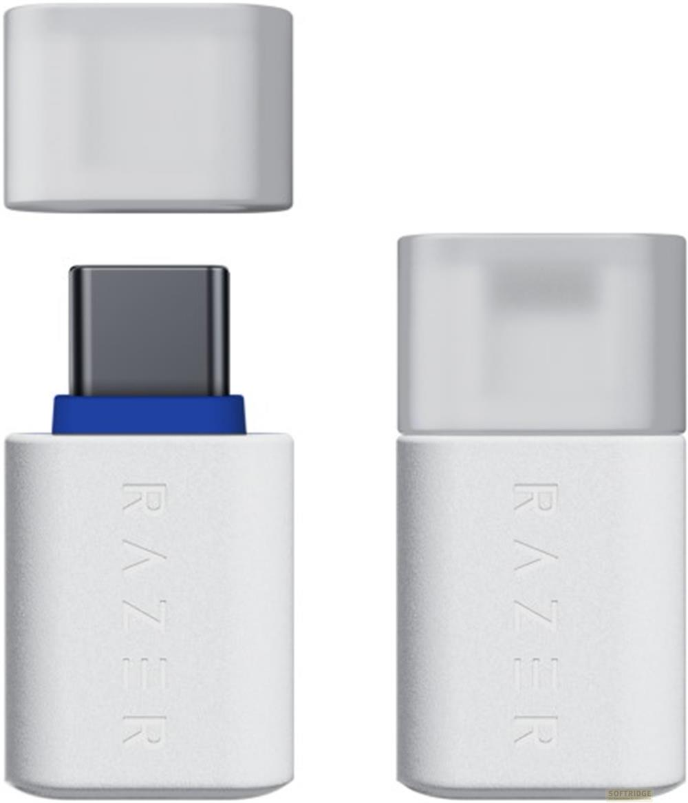 Zwei weiße Razer-Adapter mit USB-C-Steckern. Einer ist offen, der andere hat eine Kappe.