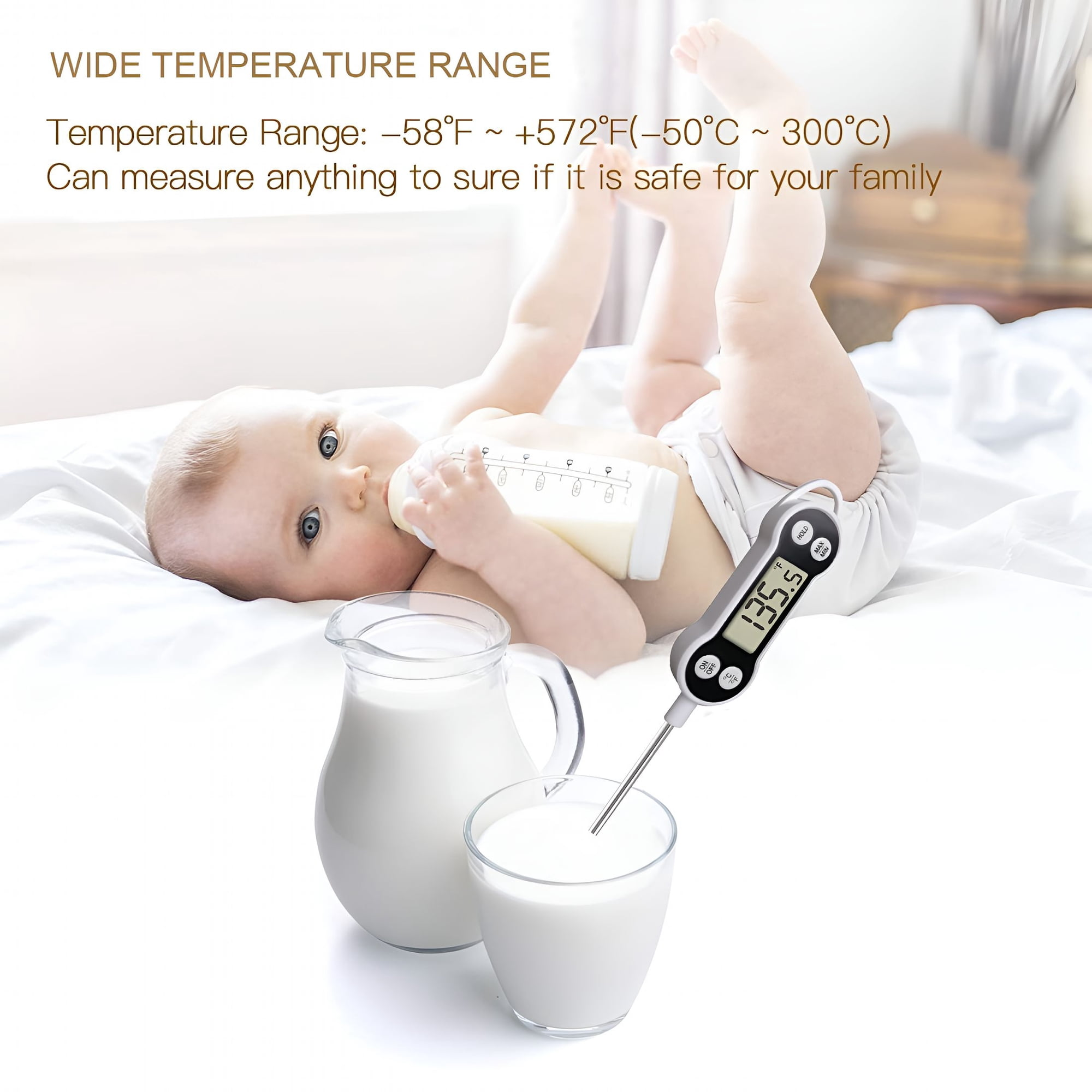 Ein Baby trinkt aus einer Flasche, neben Milch und einem Thermometer.