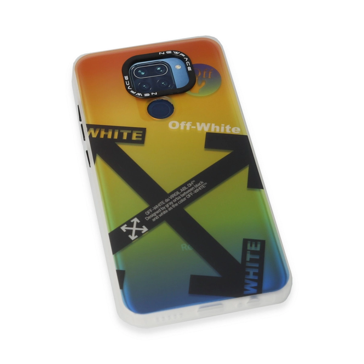 Siyah oklar ve Off-White logolu renkli telefon kılıfı. Yakın çekim.