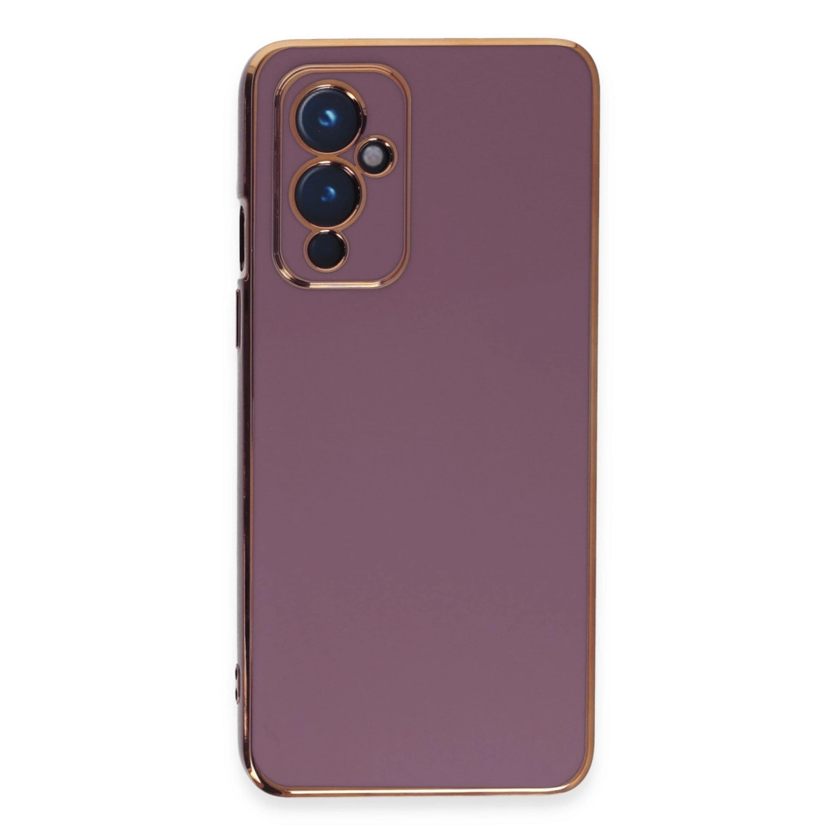 Mor telefon kılıfı, kamera lensleri ve altın kenarlıklı, beyaz arka plan üzerinde.