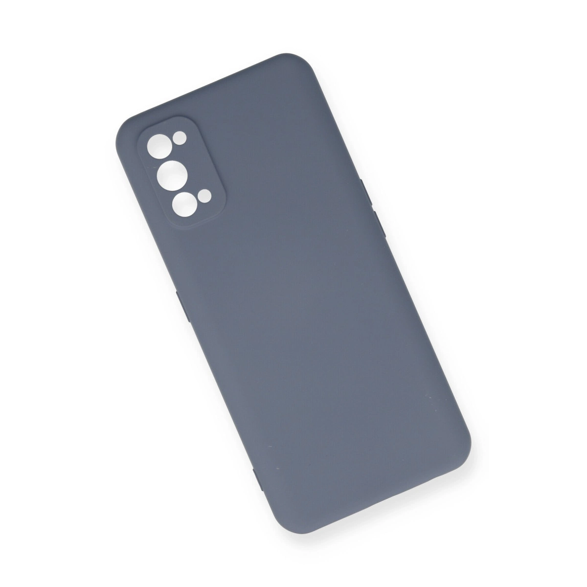 Beyaz arka plan üzerinde üçlü kamera için kesiği olan gri telefon kılıfı.