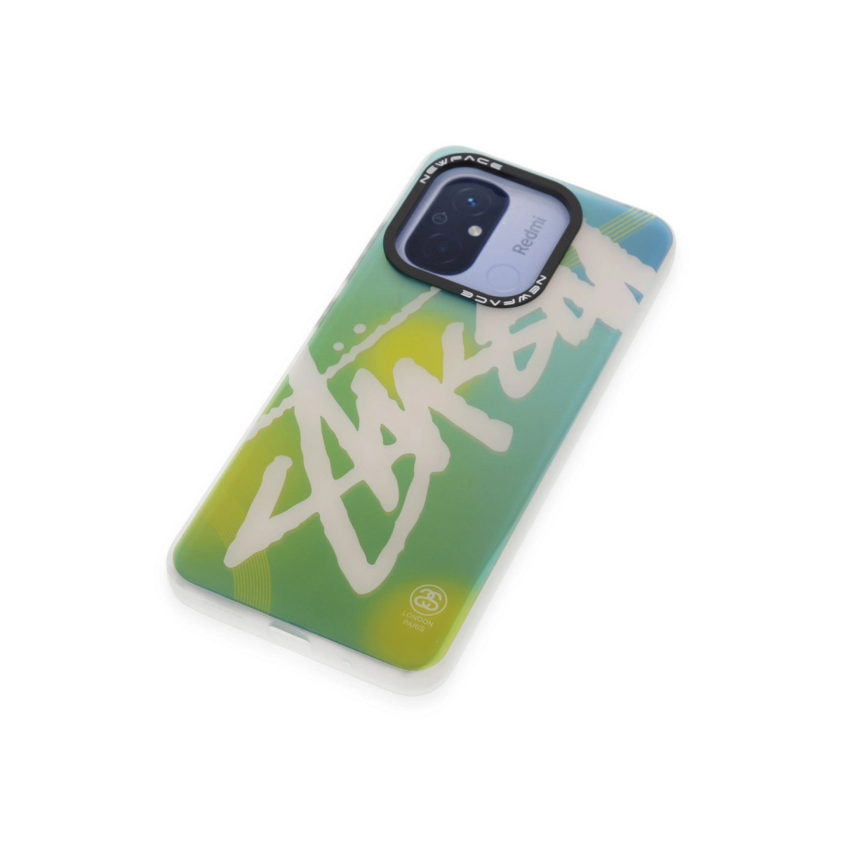 Yeşil-mavi geçişli ve beyaz Stussy logolu bir telefon.